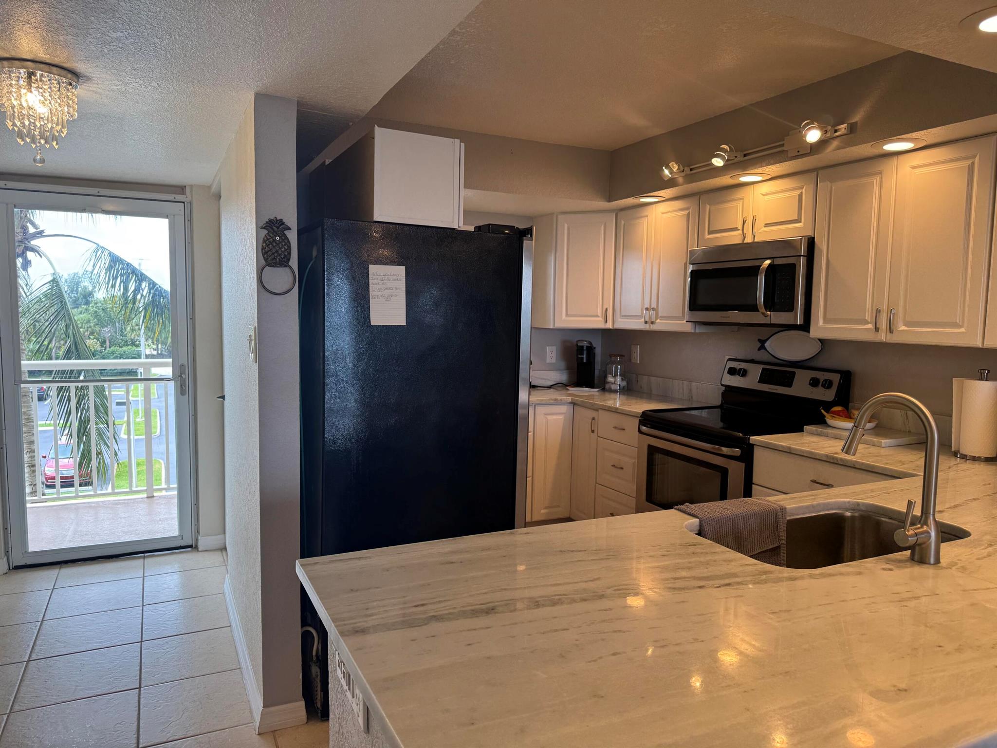 SEA PALMS CONDOMINIUM - Residential Lease