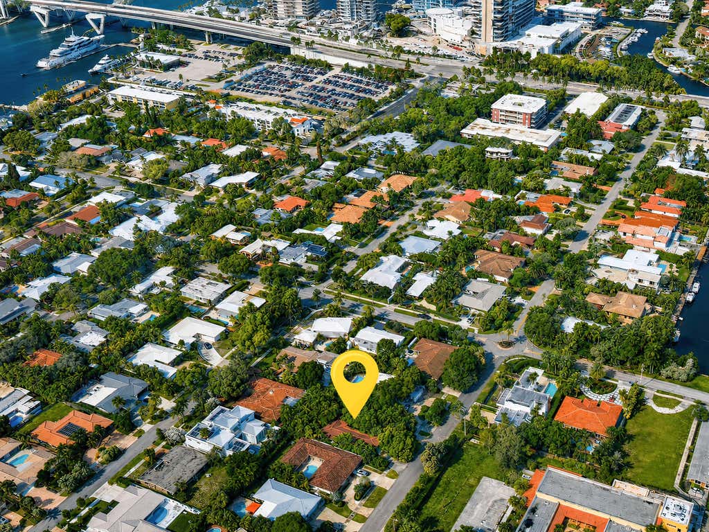 Photo of 1943 SE 25TH Avenue, Fort Lauderdale, FL 33316 (MLS # B26057488)