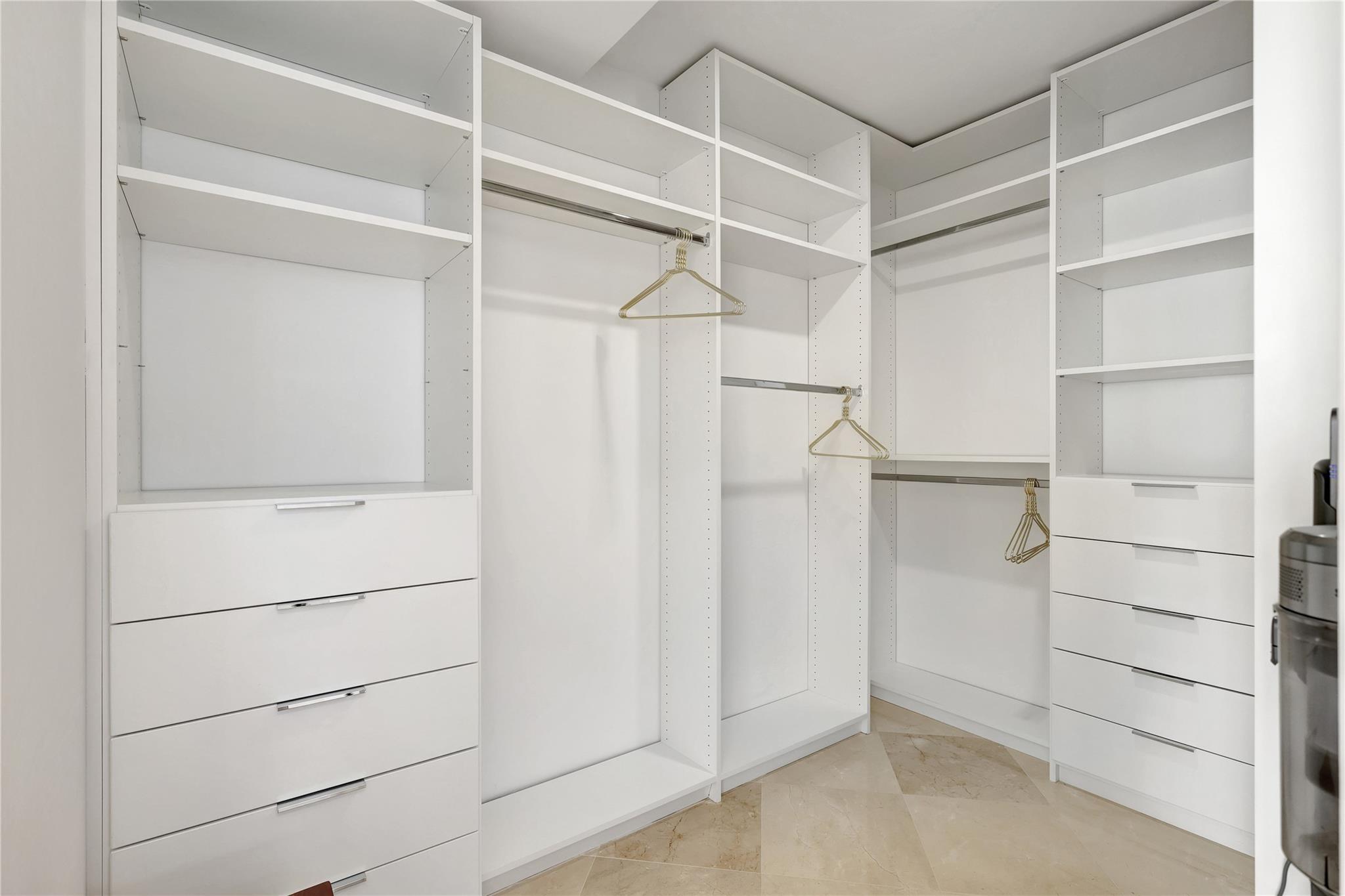 ISLAND POINT CONDO - Residential