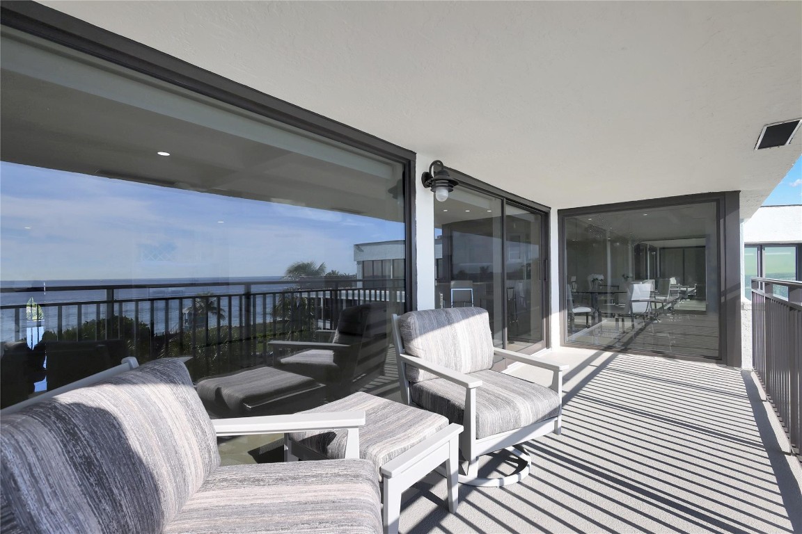 ISLAND POINT CONDO - Residential