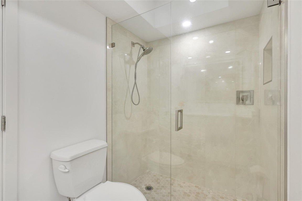 ISLAND POINT CONDO - Residential