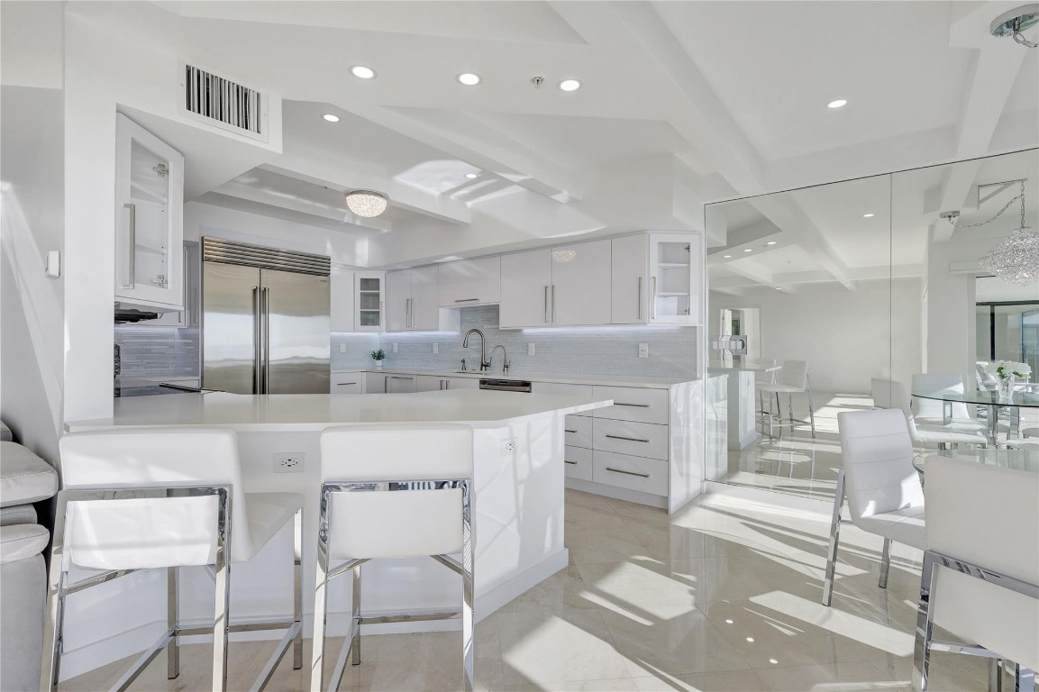 ISLAND POINT CONDO - Residential