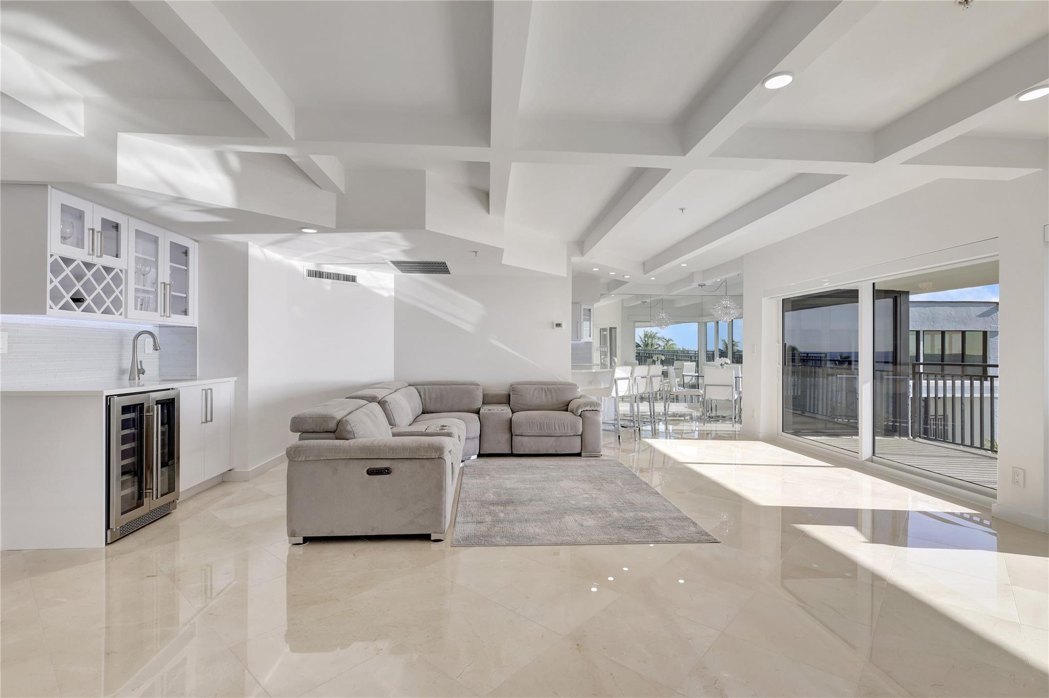 ISLAND POINT CONDO - Residential