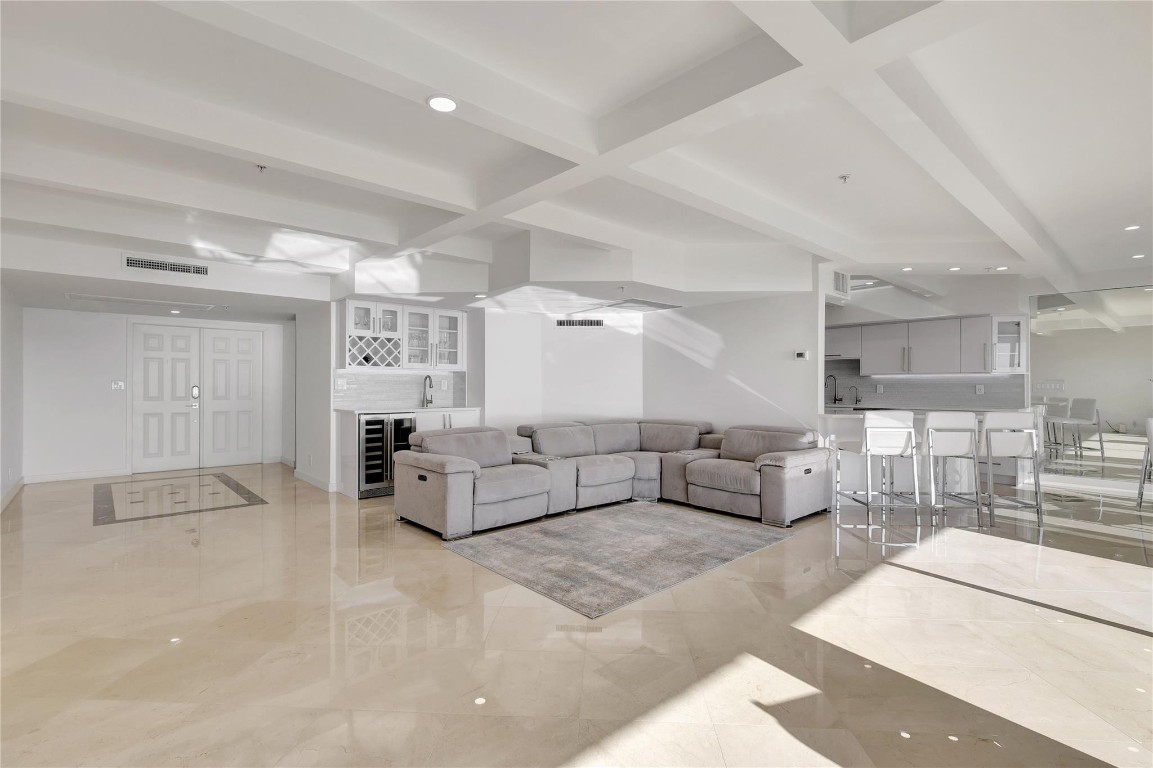 ISLAND POINT CONDO - Residential