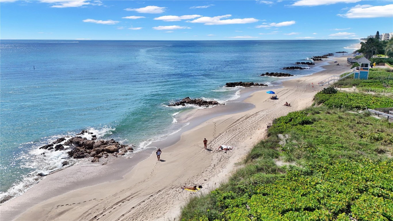 ISLAND POINT CONDO - Residential