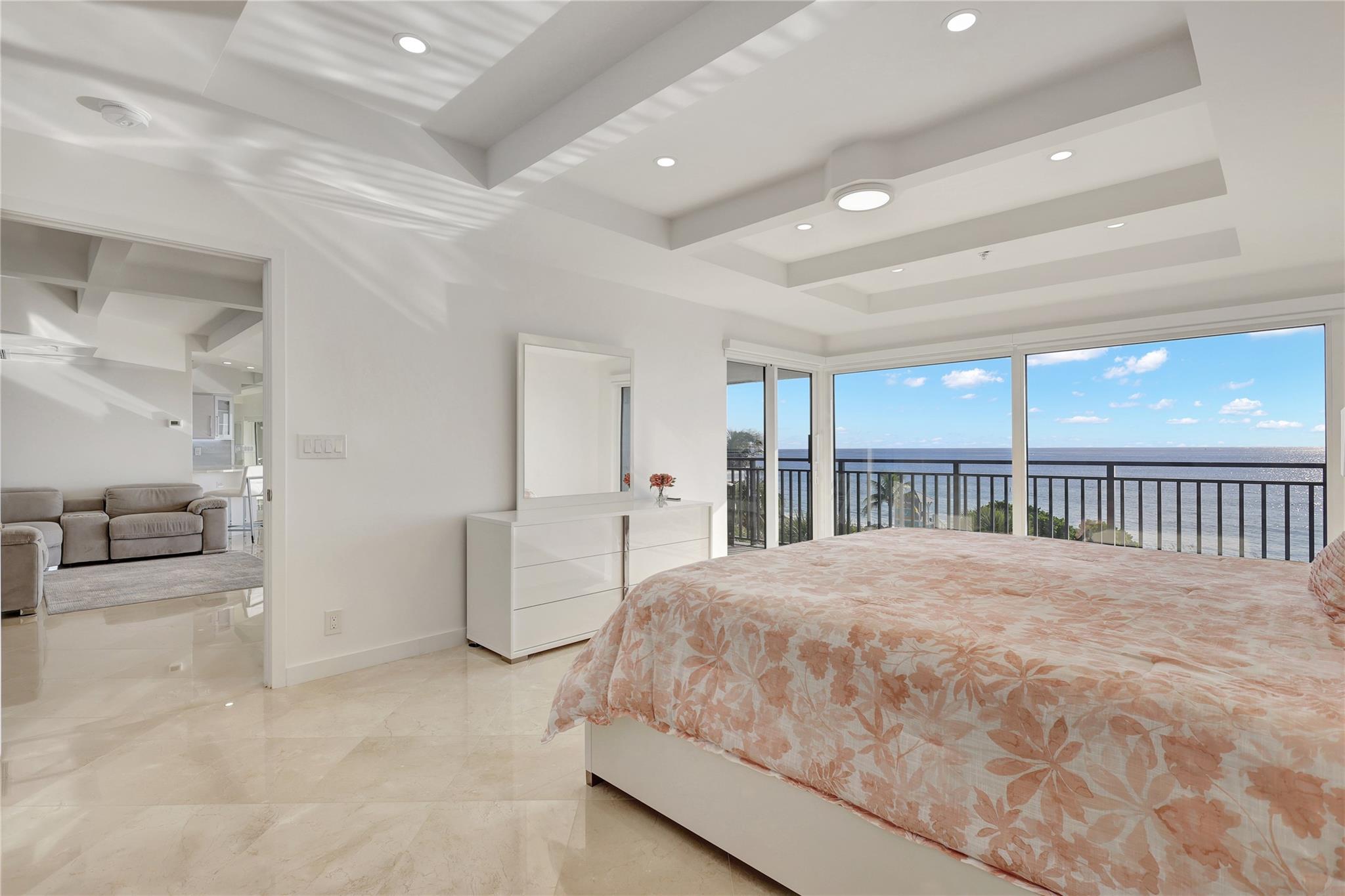 ISLAND POINT CONDO - Residential