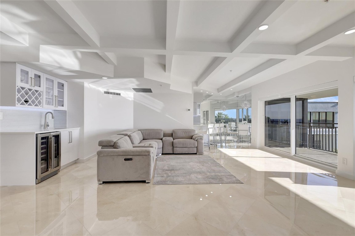 ISLAND POINT CONDO - Residential