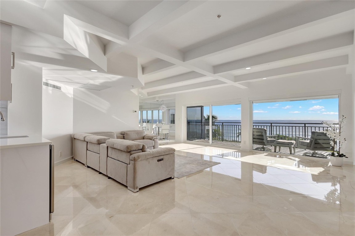 ISLAND POINT CONDO - Residential