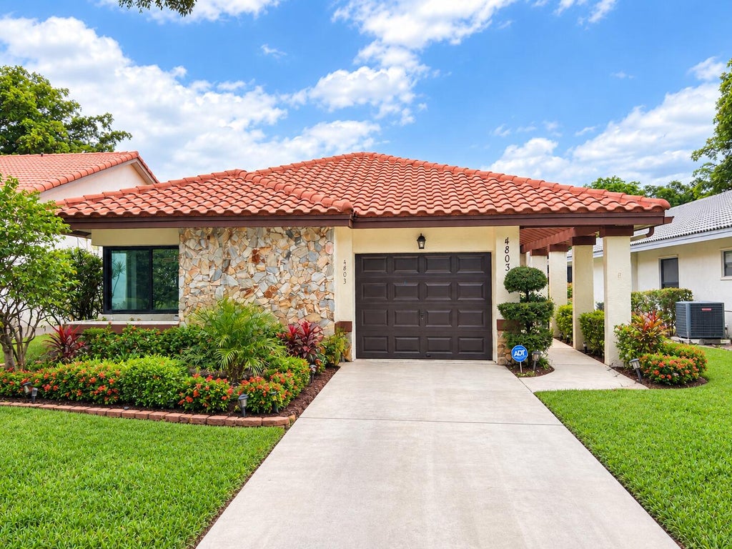 Photo of 4803 BOXWOOD Circle, Boynton Beach, FL 33436 (MLS # B26082596)