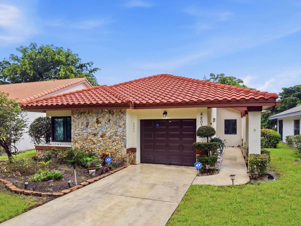 Photo of 4803 BOXWOOD Circle, Boynton Beach, FL 33436 (MLS # B26082596)