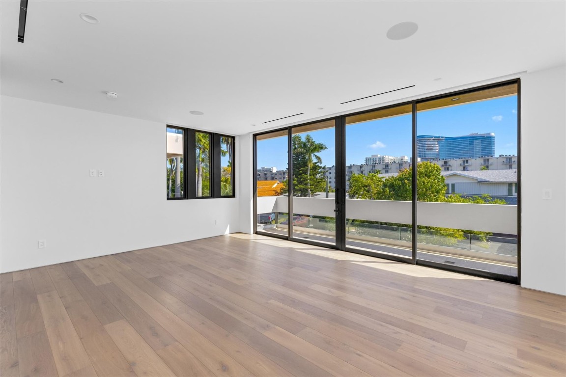 Lauderdale Harbors - Residential