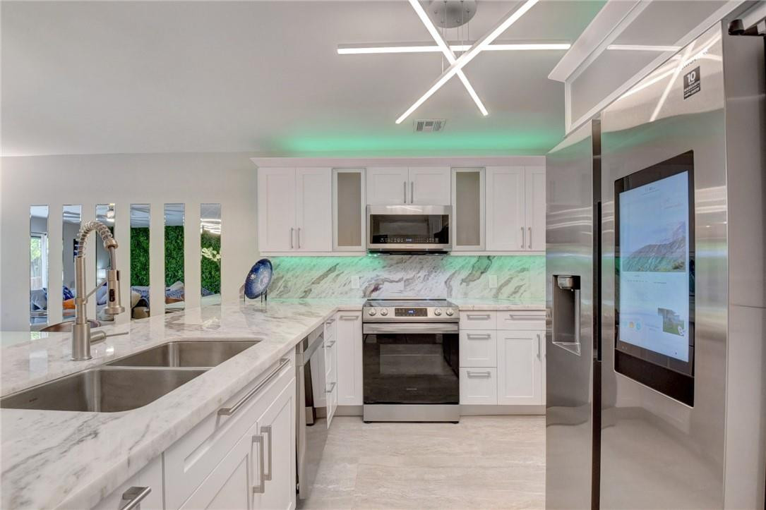 FAVALE ESTATES - Residential Lease