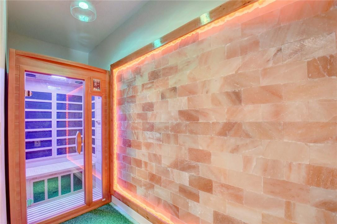 FAVALE ESTATES - Residential Lease