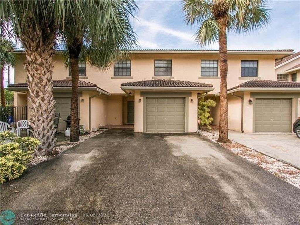 Photo of 246 Avenue L, Delray Beach, FL 33483 (MLS # F10554028)