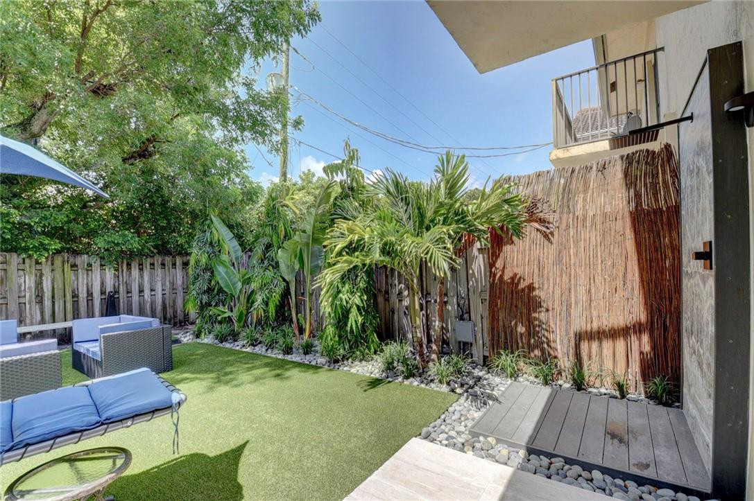 FAVALE ESTATES - Residential Lease