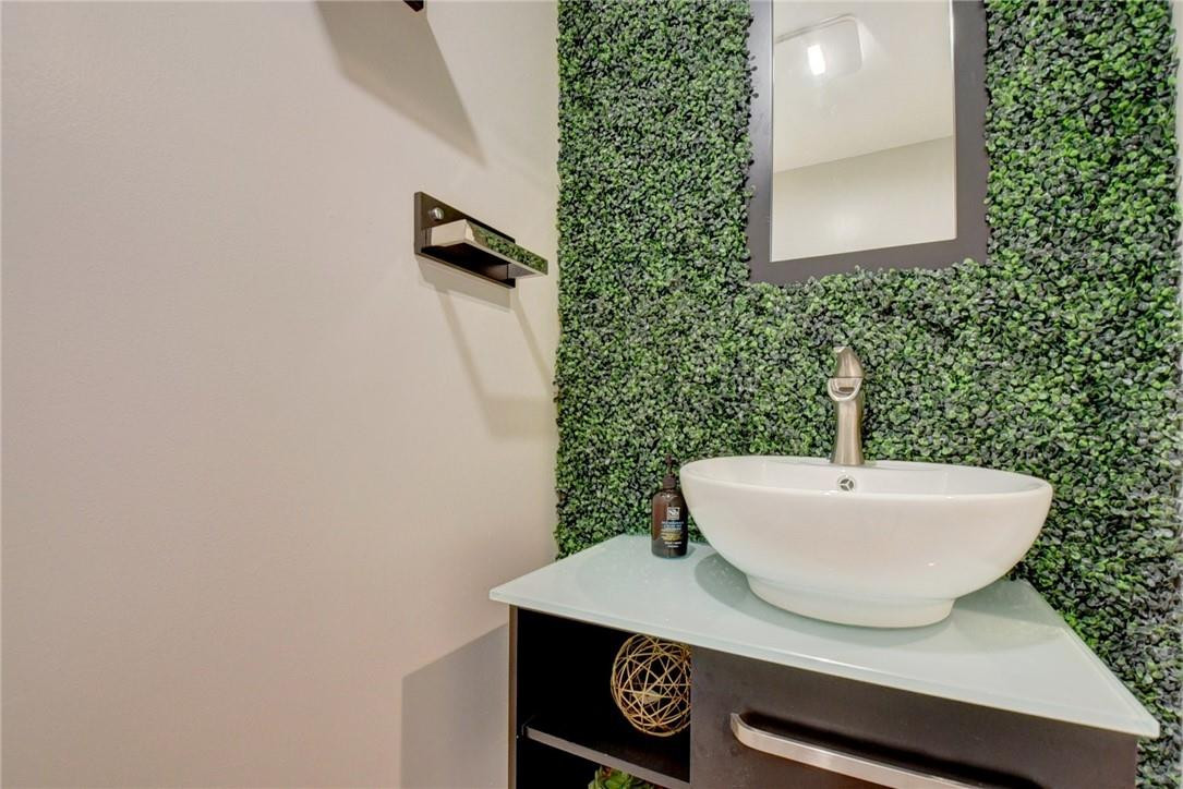 FAVALE ESTATES - Residential Lease