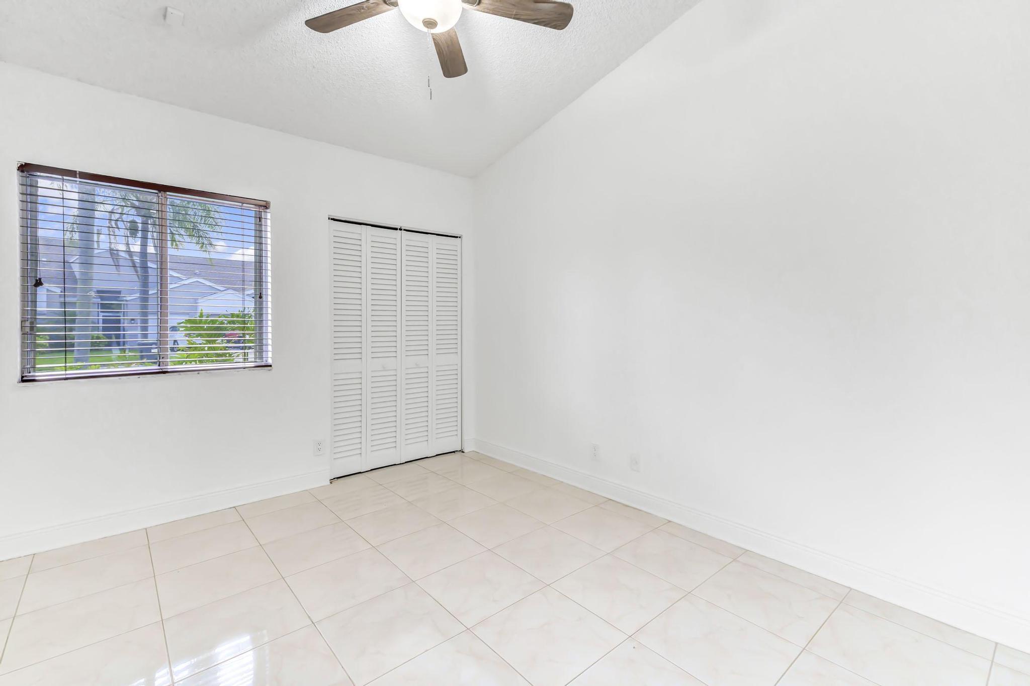 BOCA GARDENS 4 - Residential