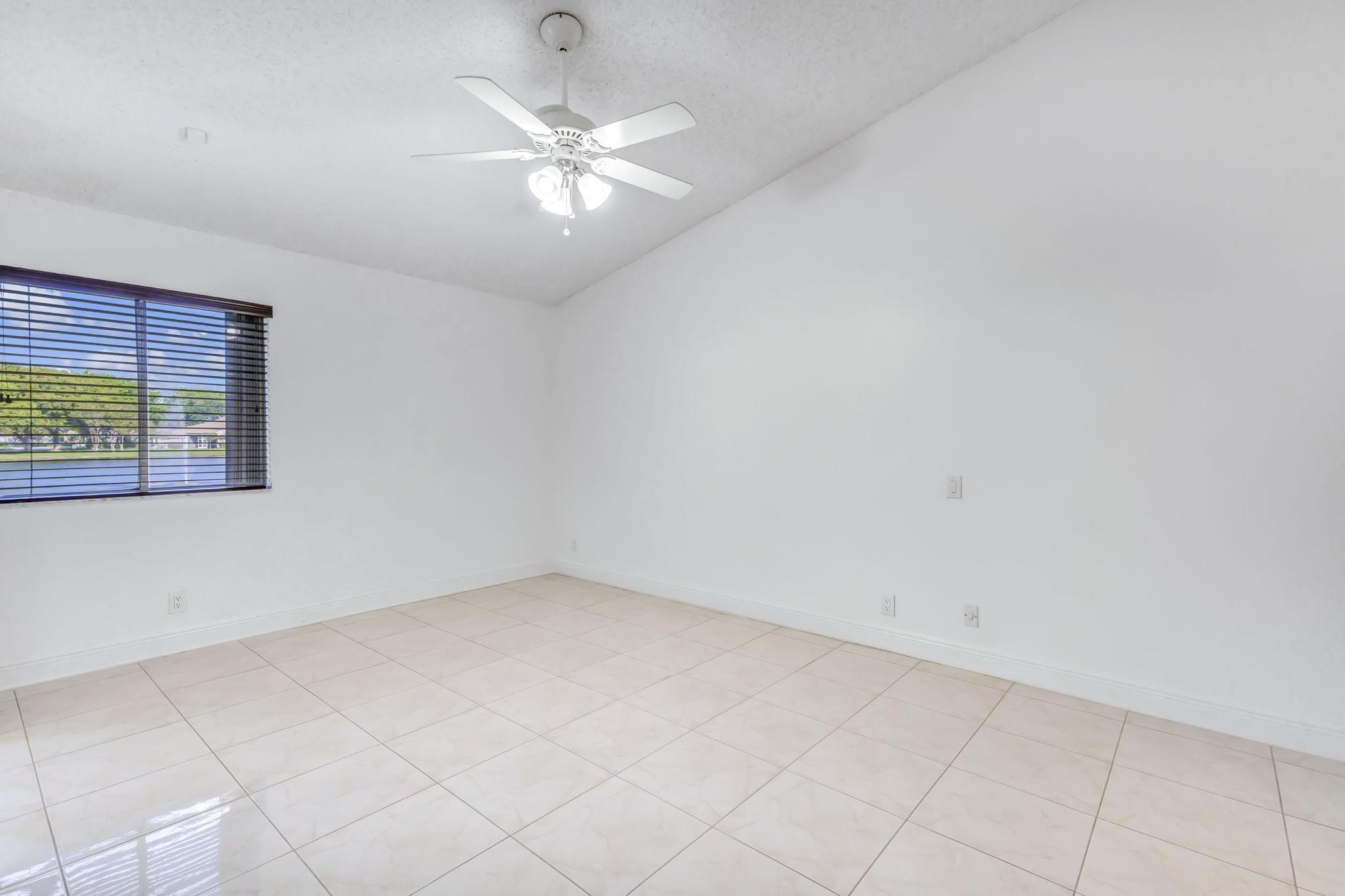 BOCA GARDENS 4 - Residential