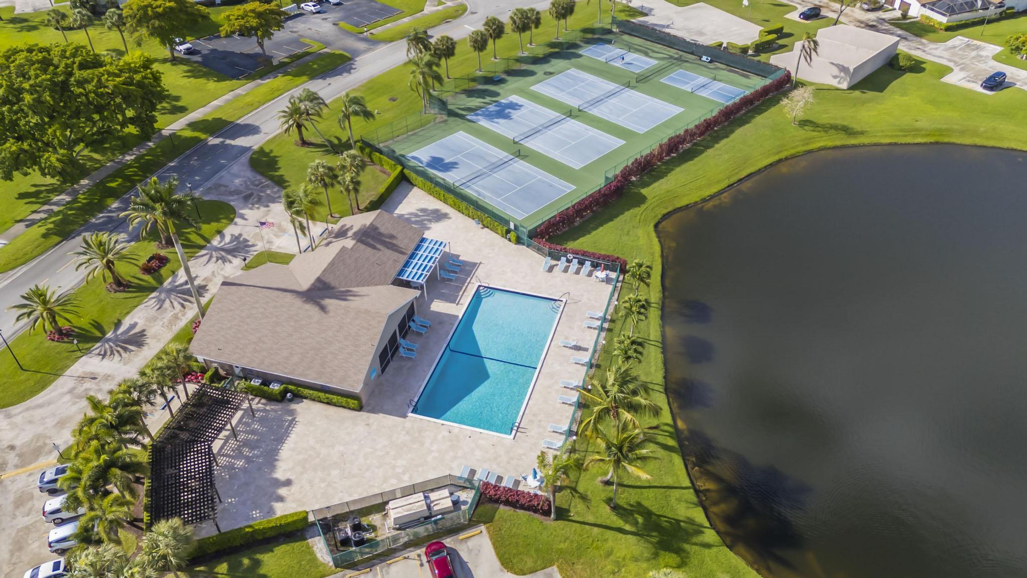 BOCA GARDENS 4 - Residential