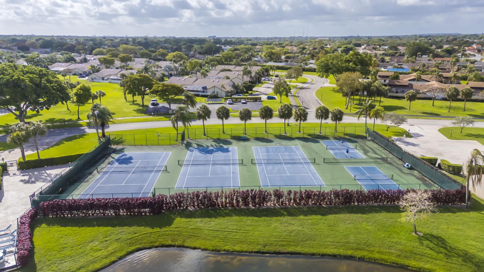 BOCA GARDENS 4 - Residential