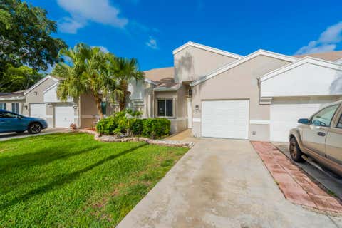 Tiny photo for 9130 Vineland Court #C, Boca Raton, FL 33496 (MLS # B26025944)