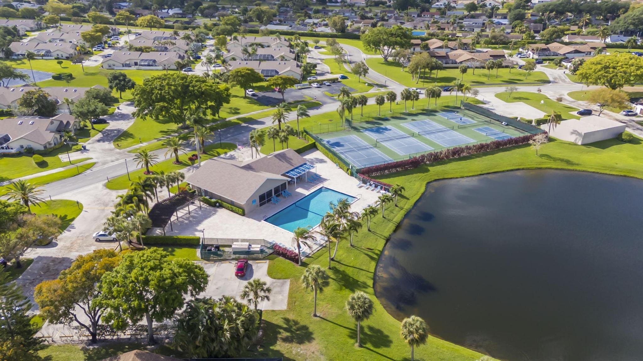 BOCA GARDENS 4 - Residential