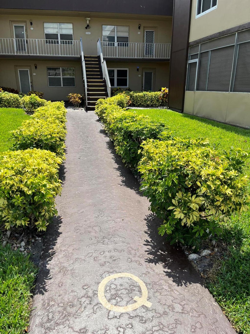 Photo of 786 Burgundy 'Q', Delray Beach, FL 33484 (MLS # R10991041)