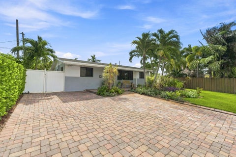 Tiny photo for 4110 NW 16TH Avenue, Oakland Park, FL 33309 (MLS # B26063170)