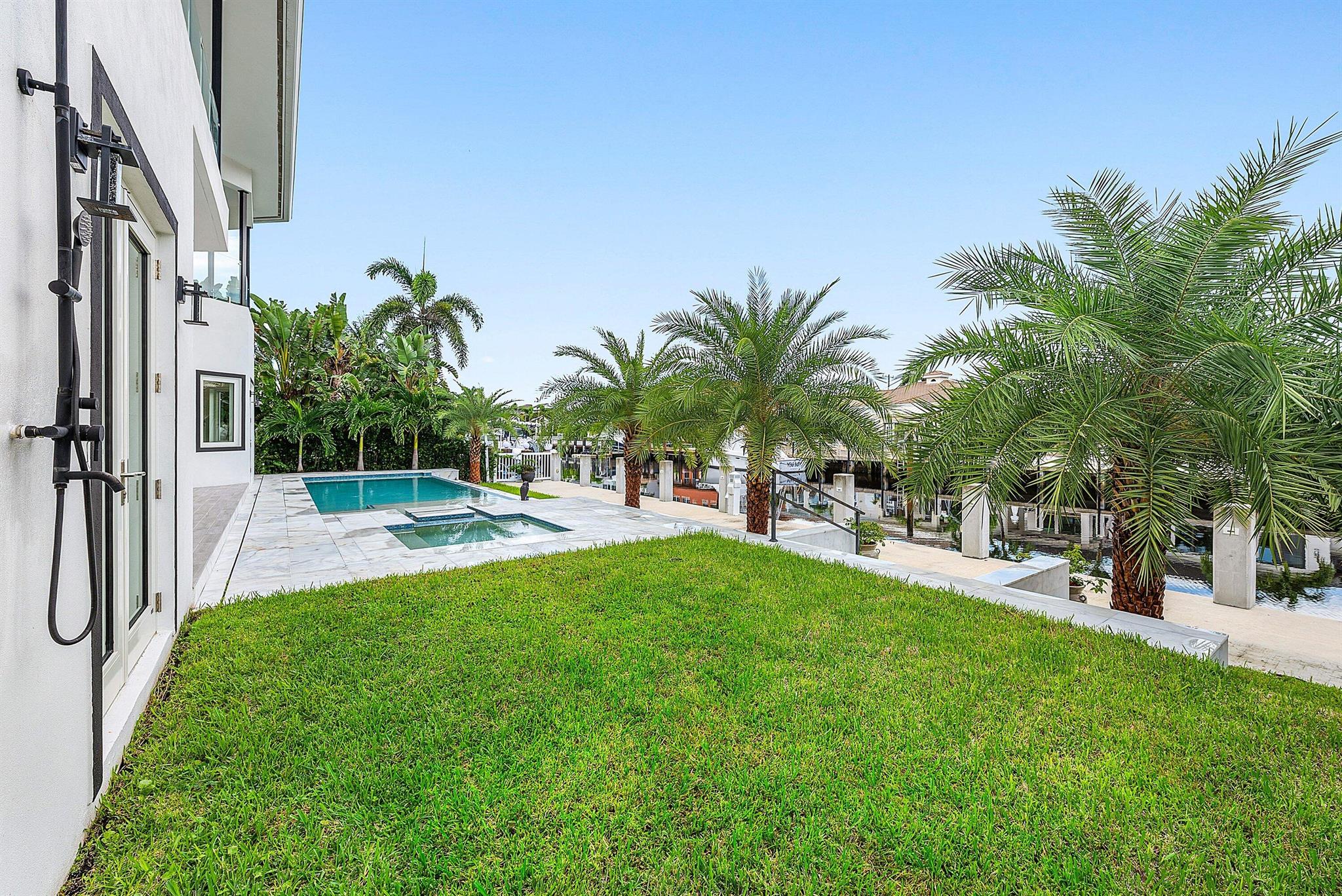 CORAL KEY VILLAS 6TH SEC - Residential