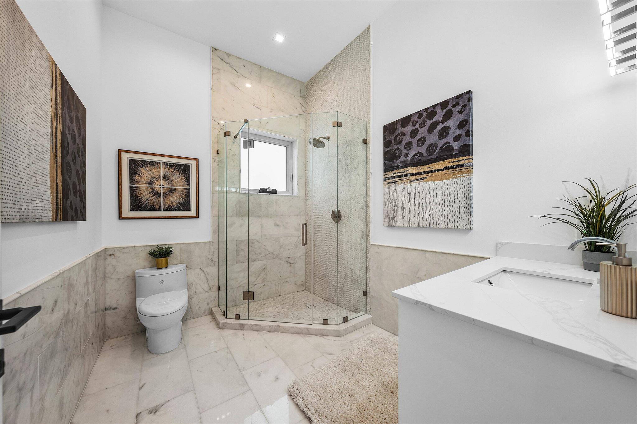 CORAL KEY VILLAS 6TH SEC - Residential