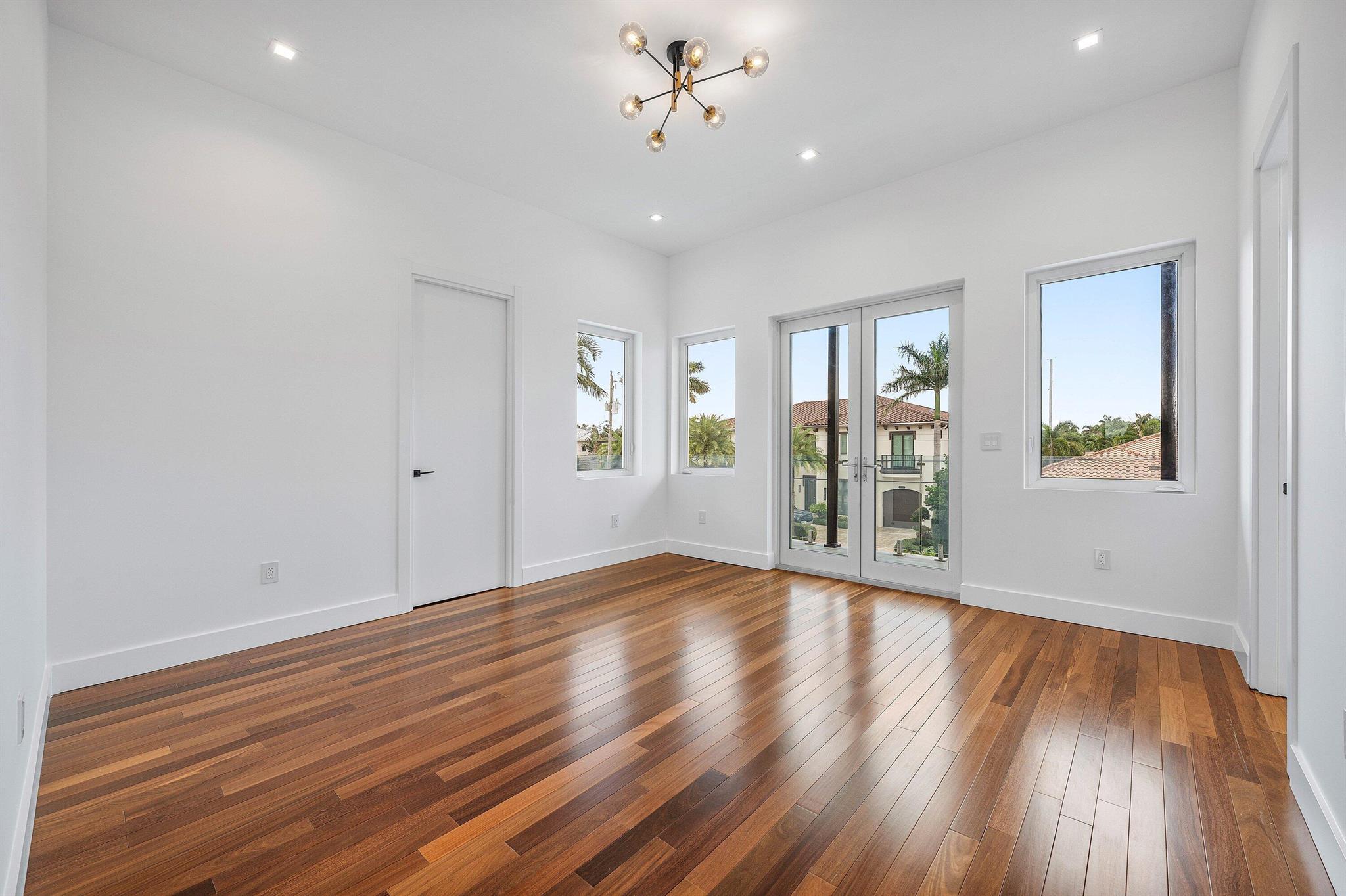 CORAL KEY VILLAS 6TH SEC - Residential