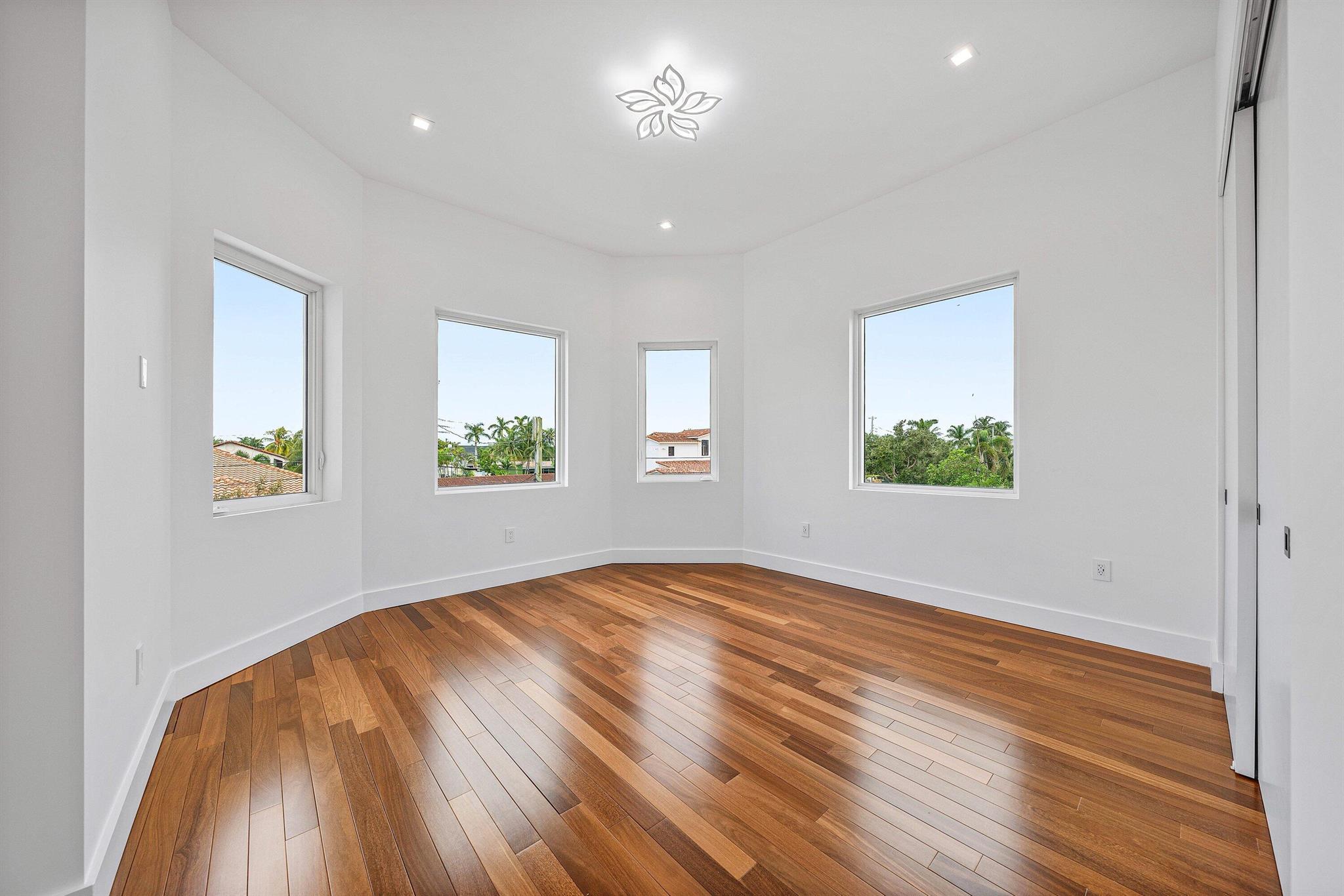 CORAL KEY VILLAS 6TH SEC - Residential