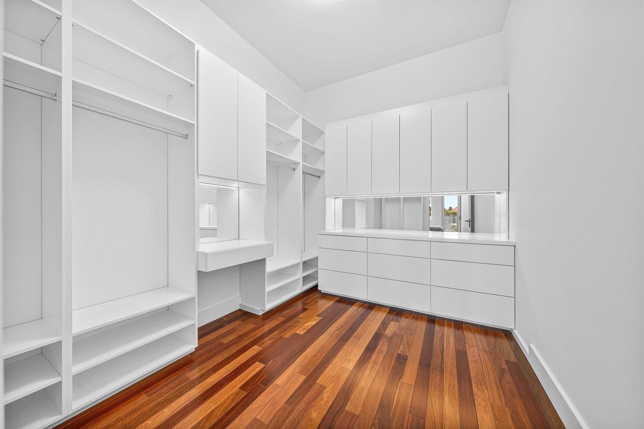 CORAL KEY VILLAS 6TH SEC - Residential