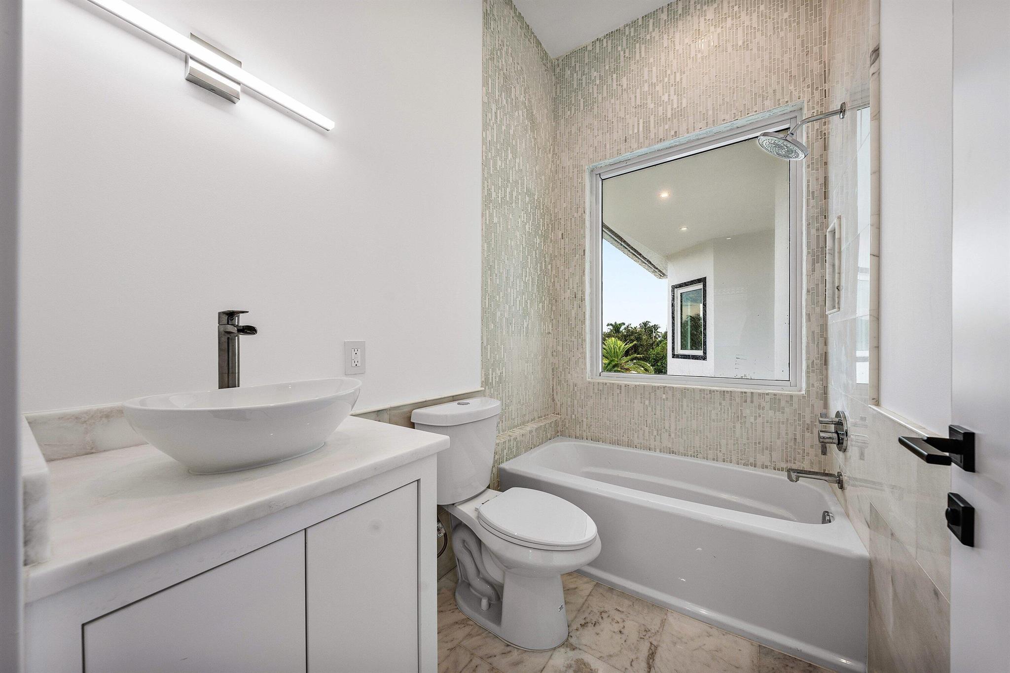 CORAL KEY VILLAS 6TH SEC - Residential