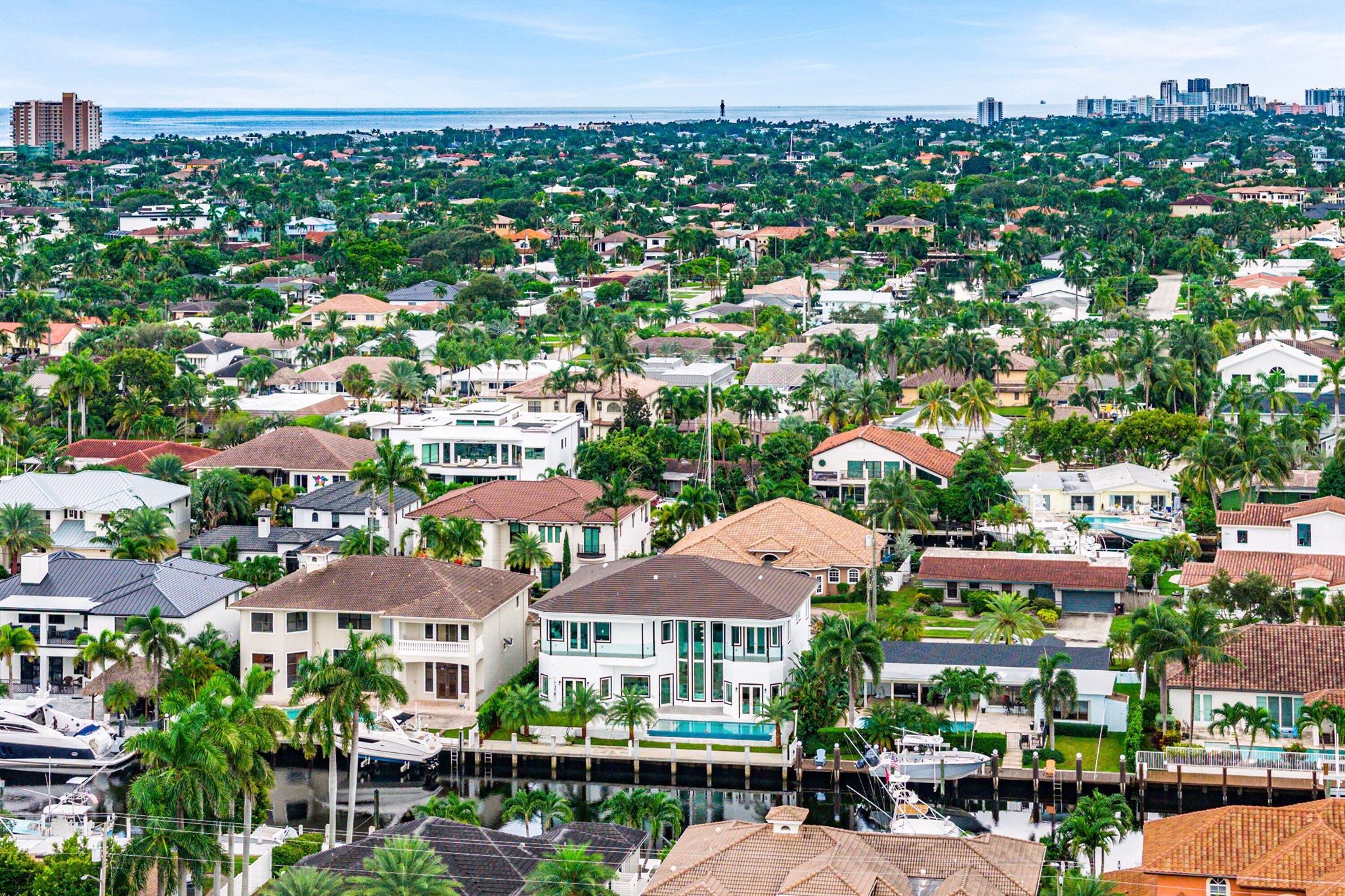 CORAL KEY VILLAS 6TH SEC - Residential