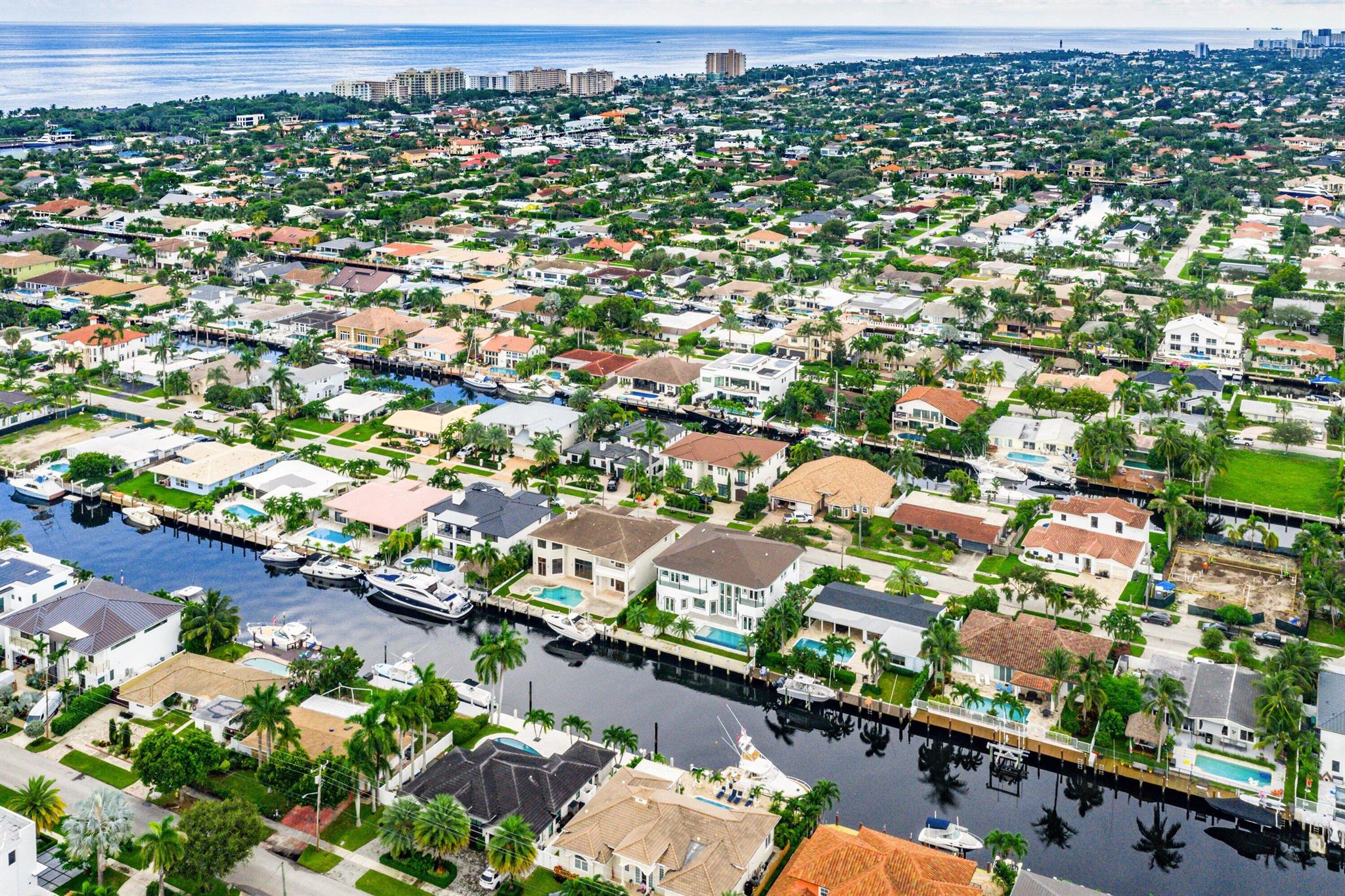 CORAL KEY VILLAS 6TH SEC - Residential