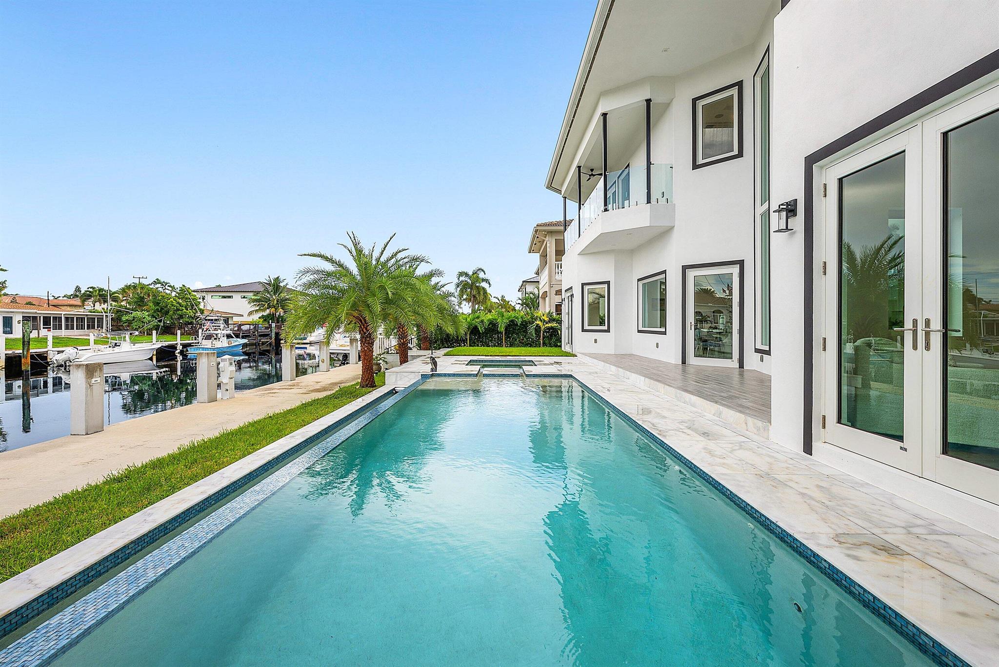 CORAL KEY VILLAS 6TH SEC - Residential