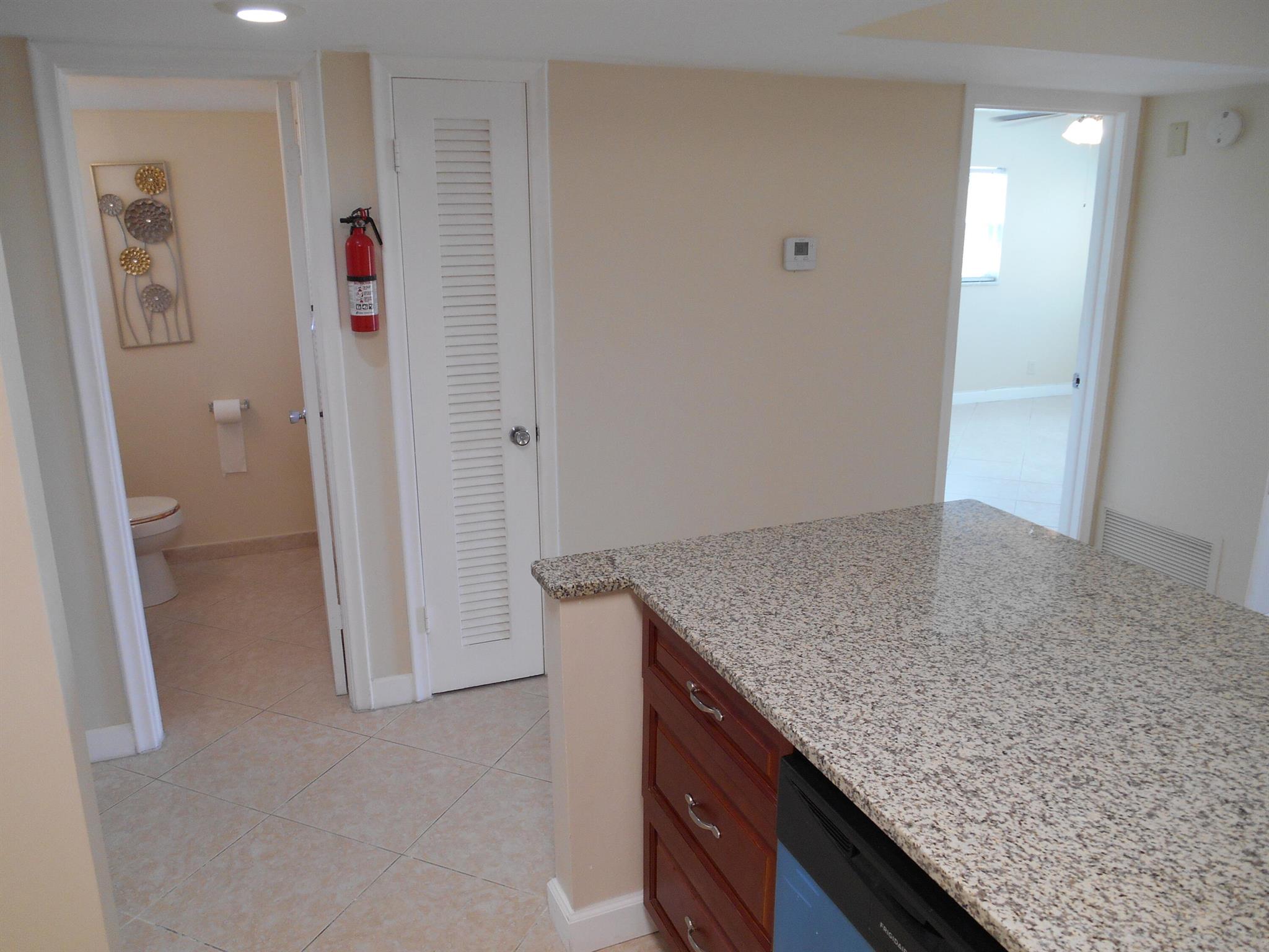 VILLAGE ROYALE - Residential