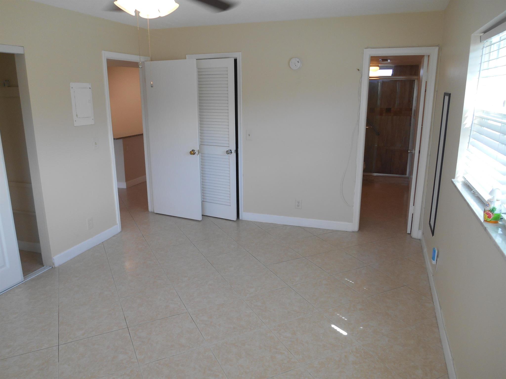 VILLAGE ROYALE - Residential