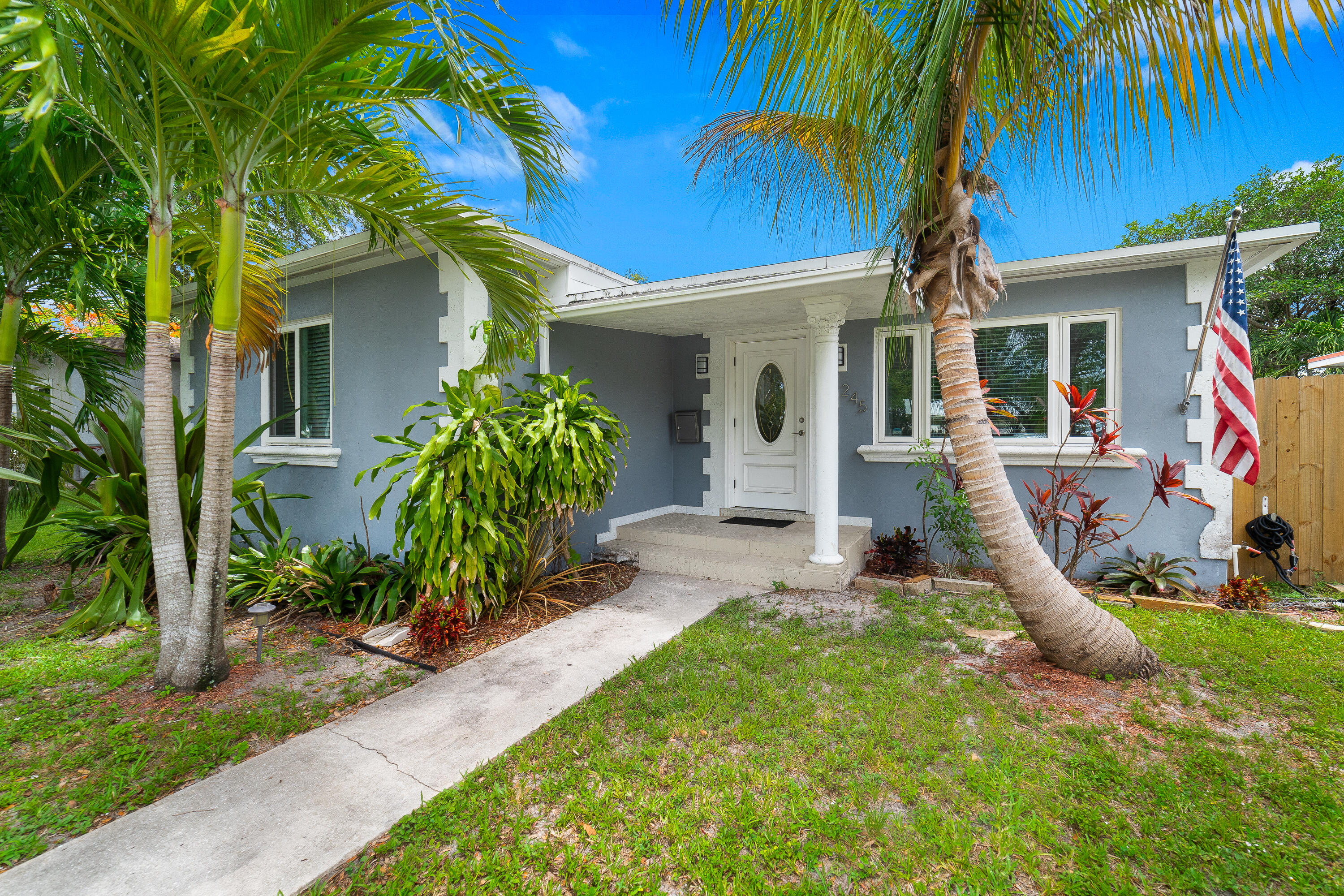 DANIA HEIGHTS - Residential