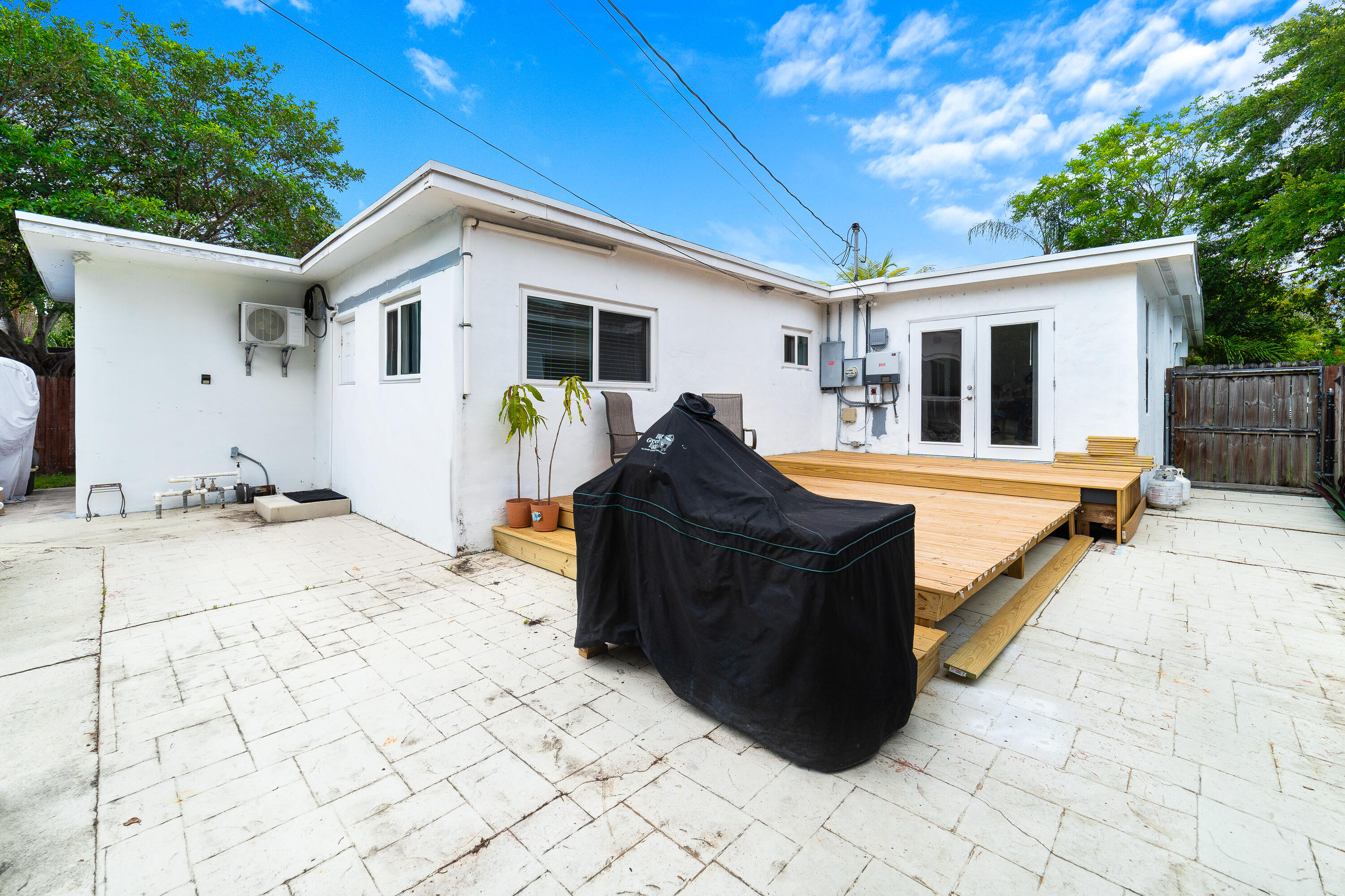 DANIA HEIGHTS - Residential