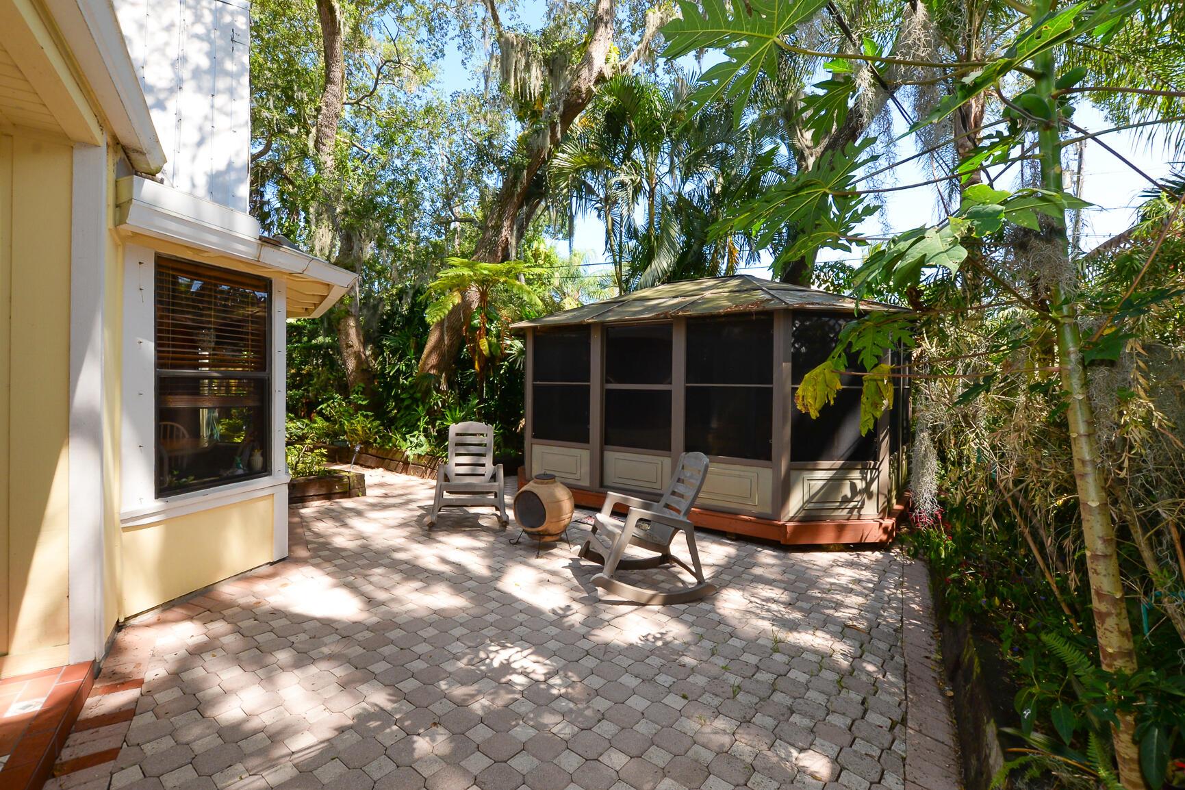 576 SW Rustic Circle