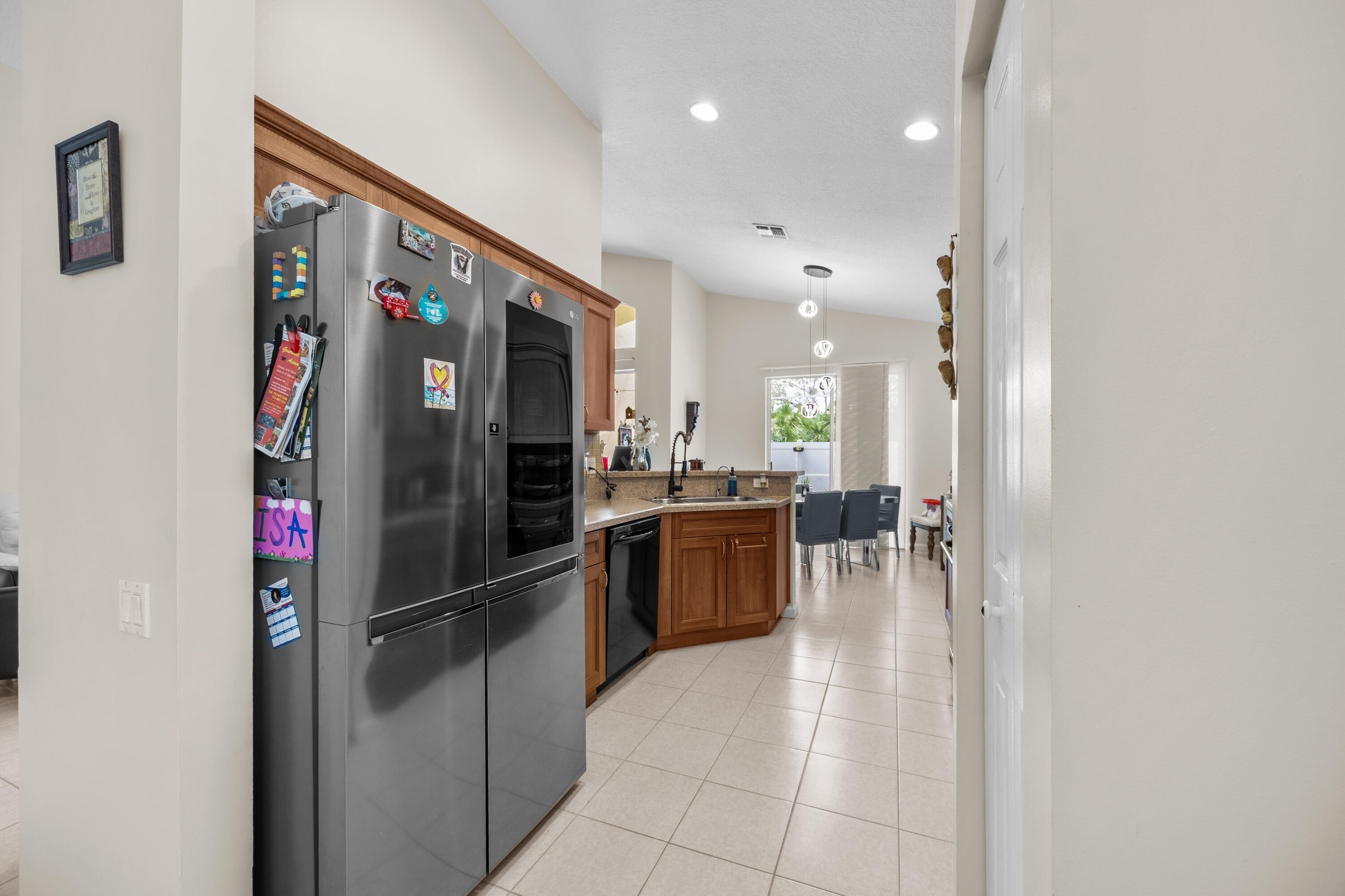 MAGNOLIA LAKES - Residential