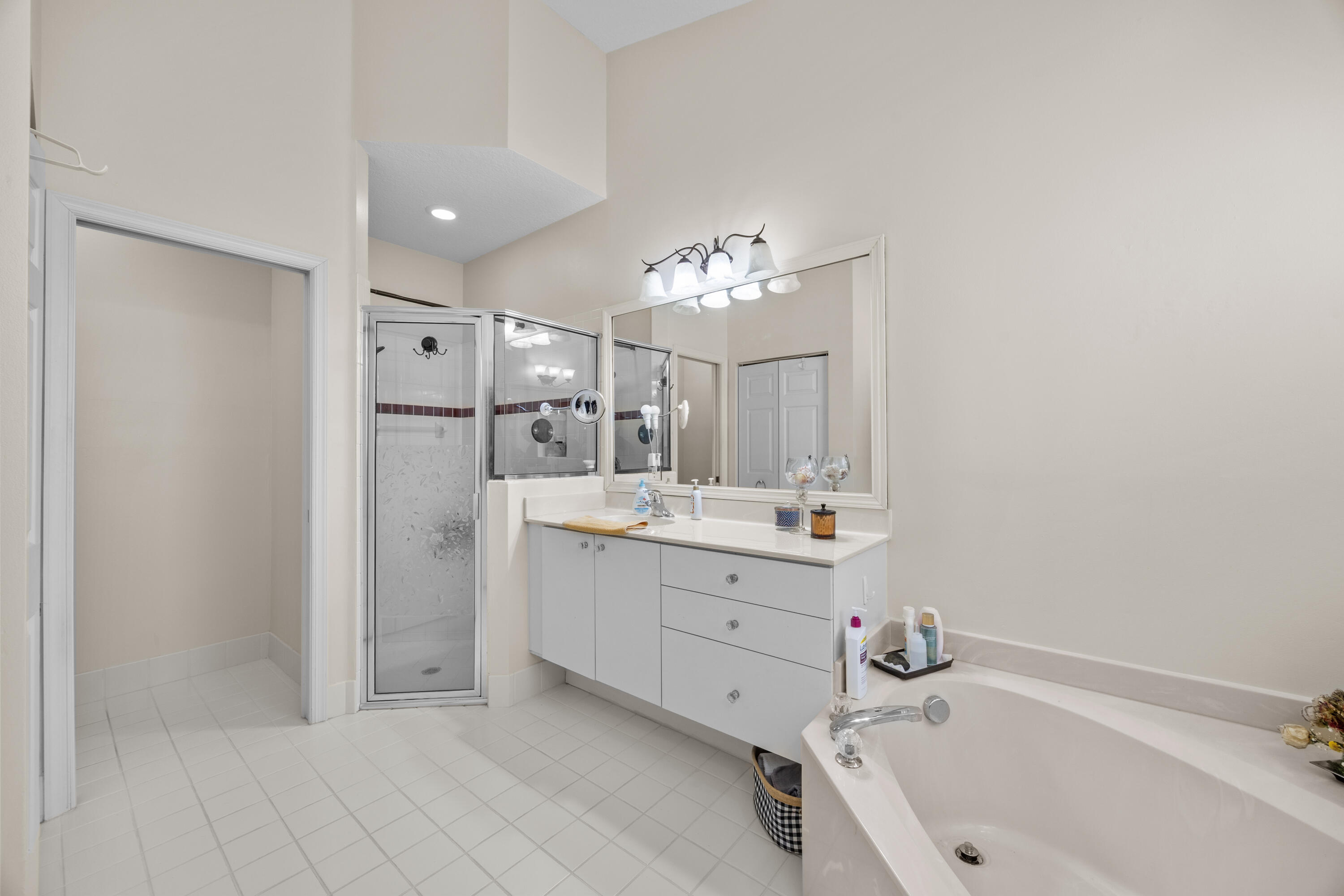 MAGNOLIA LAKES - Residential