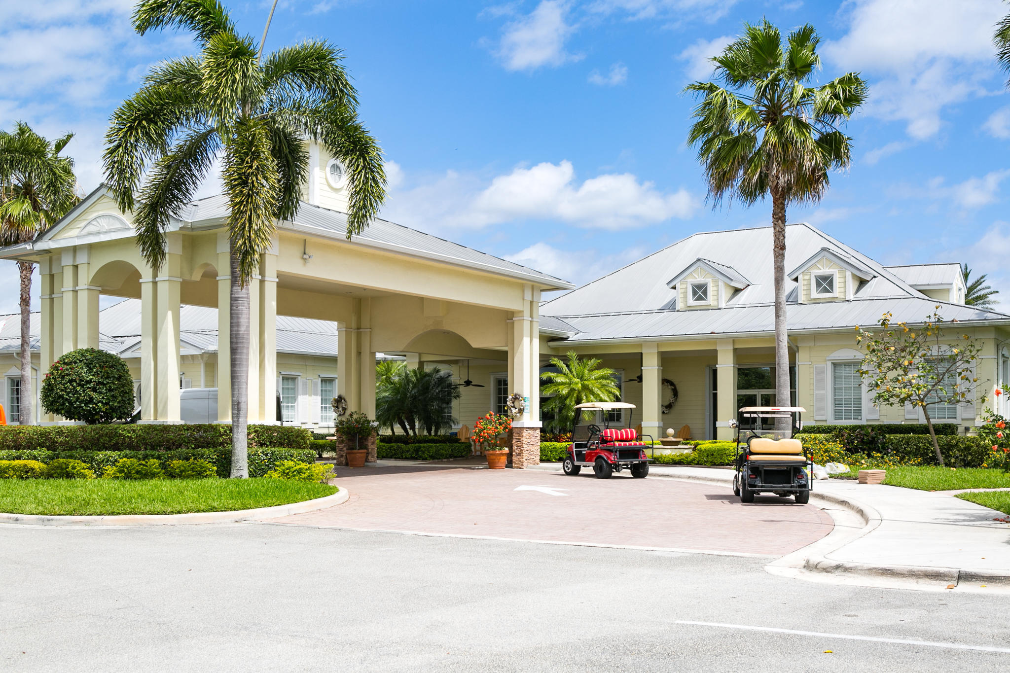 MAGNOLIA LAKES - Residential