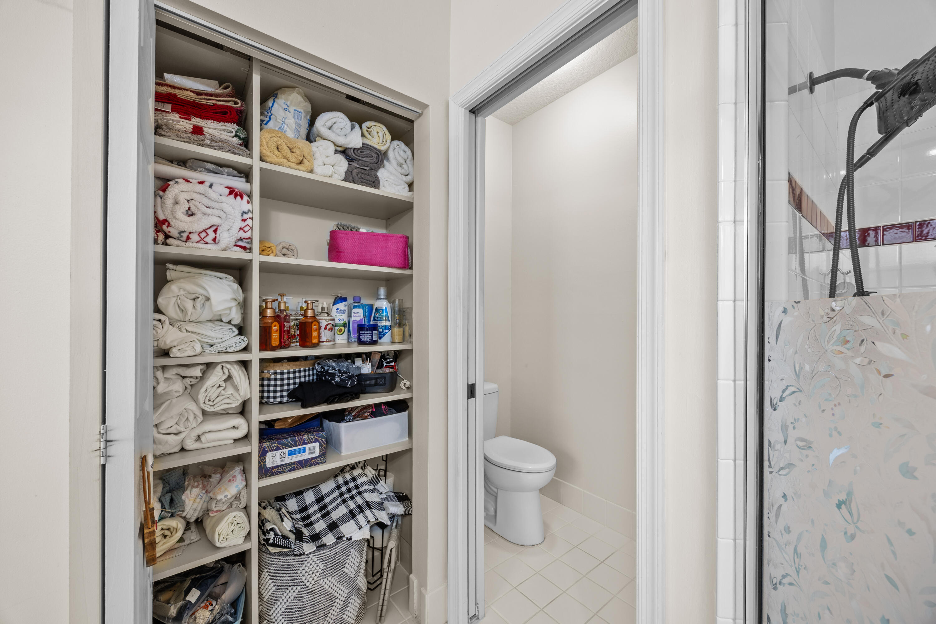 MAGNOLIA LAKES - Residential