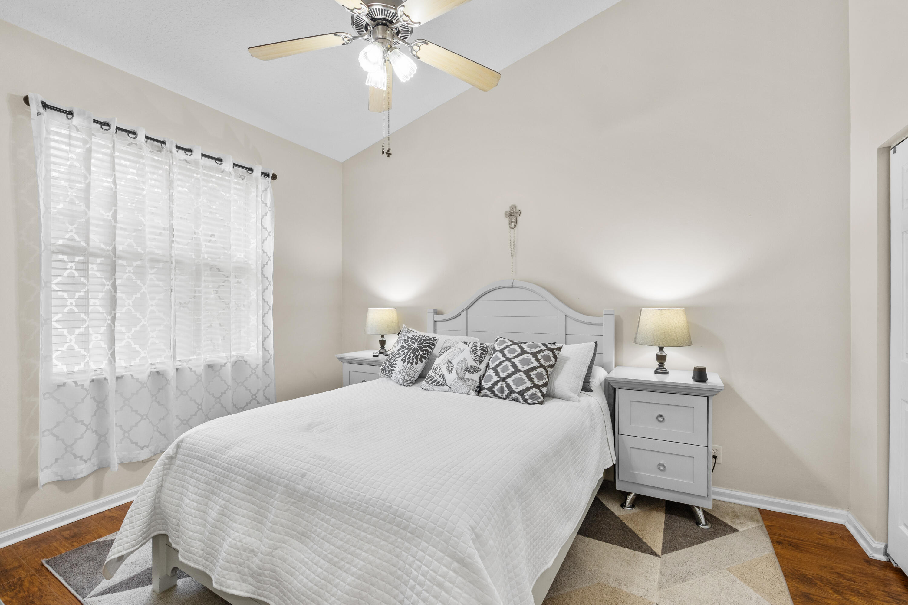 MAGNOLIA LAKES - Residential