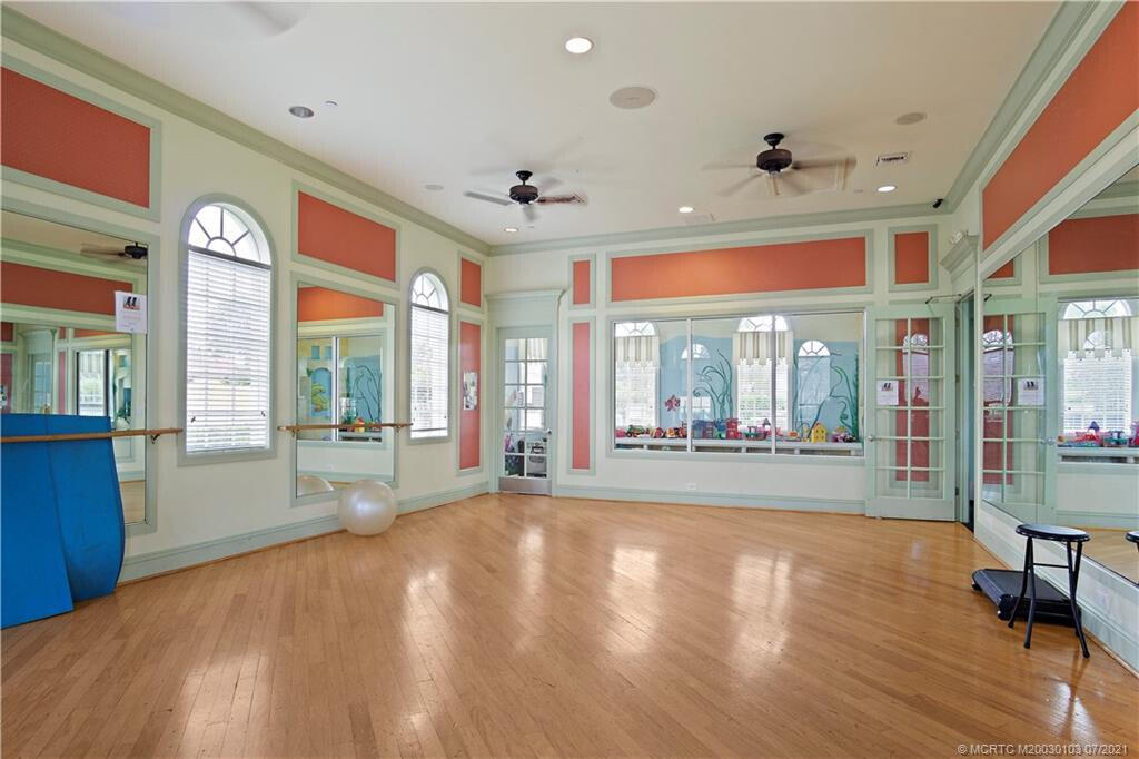 MAGNOLIA LAKES - Residential