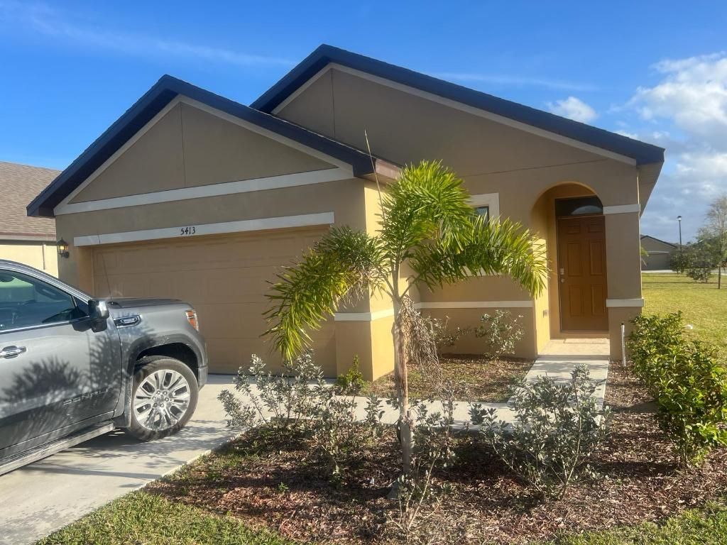 Photo of 5413 Amusement Avenue, Fort Pierce, FL 34947 (MLS # R10973230)
