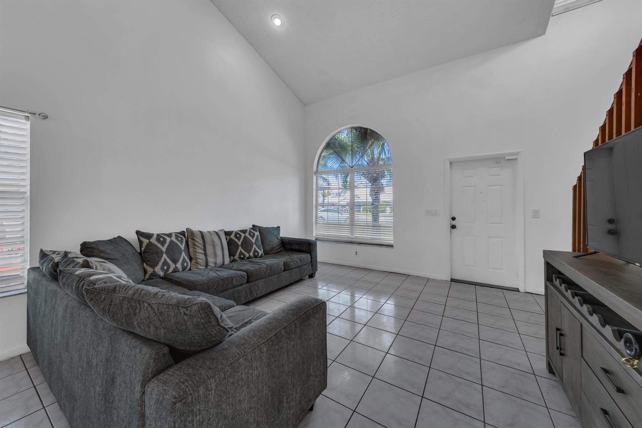 12206 NW 30th Manor